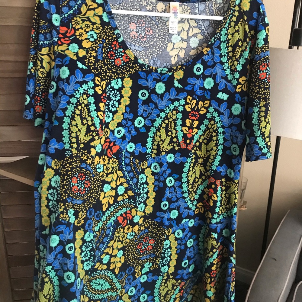 Lularoe Retro Print Perfect T